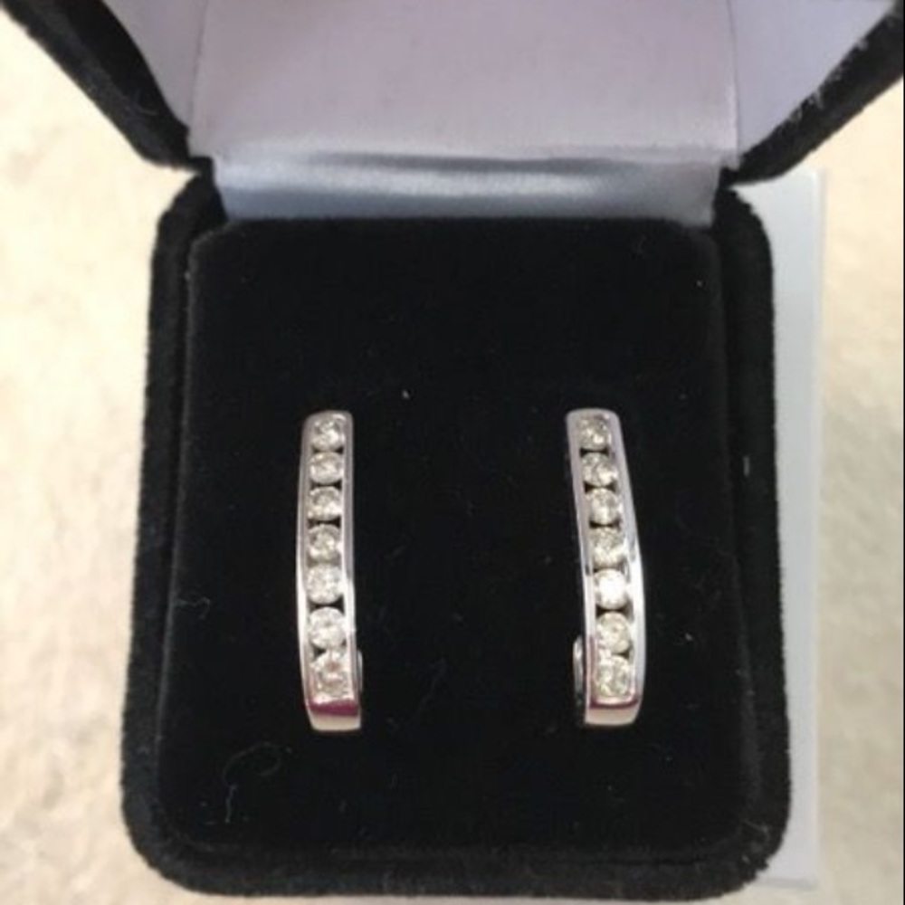 1.00 CTW 14k white gold Diamond J-Hoop Earrings